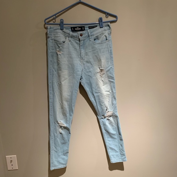 2/$25 hollister light wash ripped jeans - Picture 1 of 4